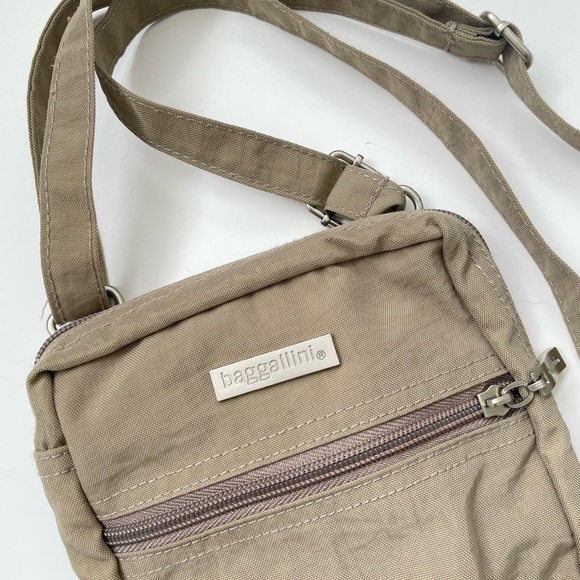 Baggallini Handbags - Baggallini Tan Crossbody Bag 2 Way StrapTravel